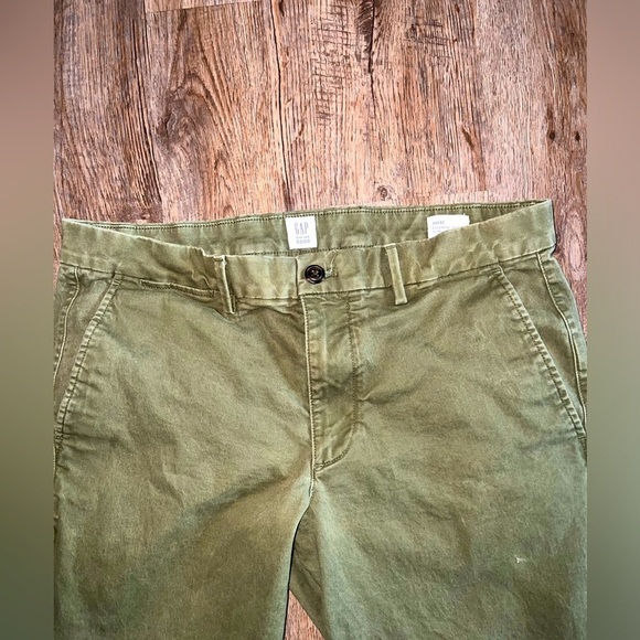 Men’s GAP Olive Green Khakis - Picture 4 of 9
